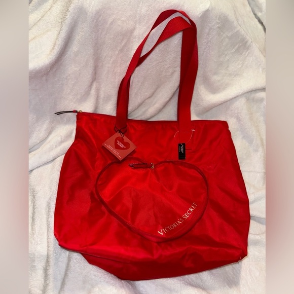 Victoria’s Secret Valentine's Day Red HEART PACKABLE Tote Shoulder Bag 2024 NWT - Picture 1 of 9